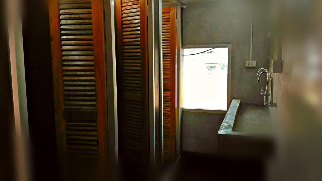 The Twins Hostel Бангкок Экстерьер фото