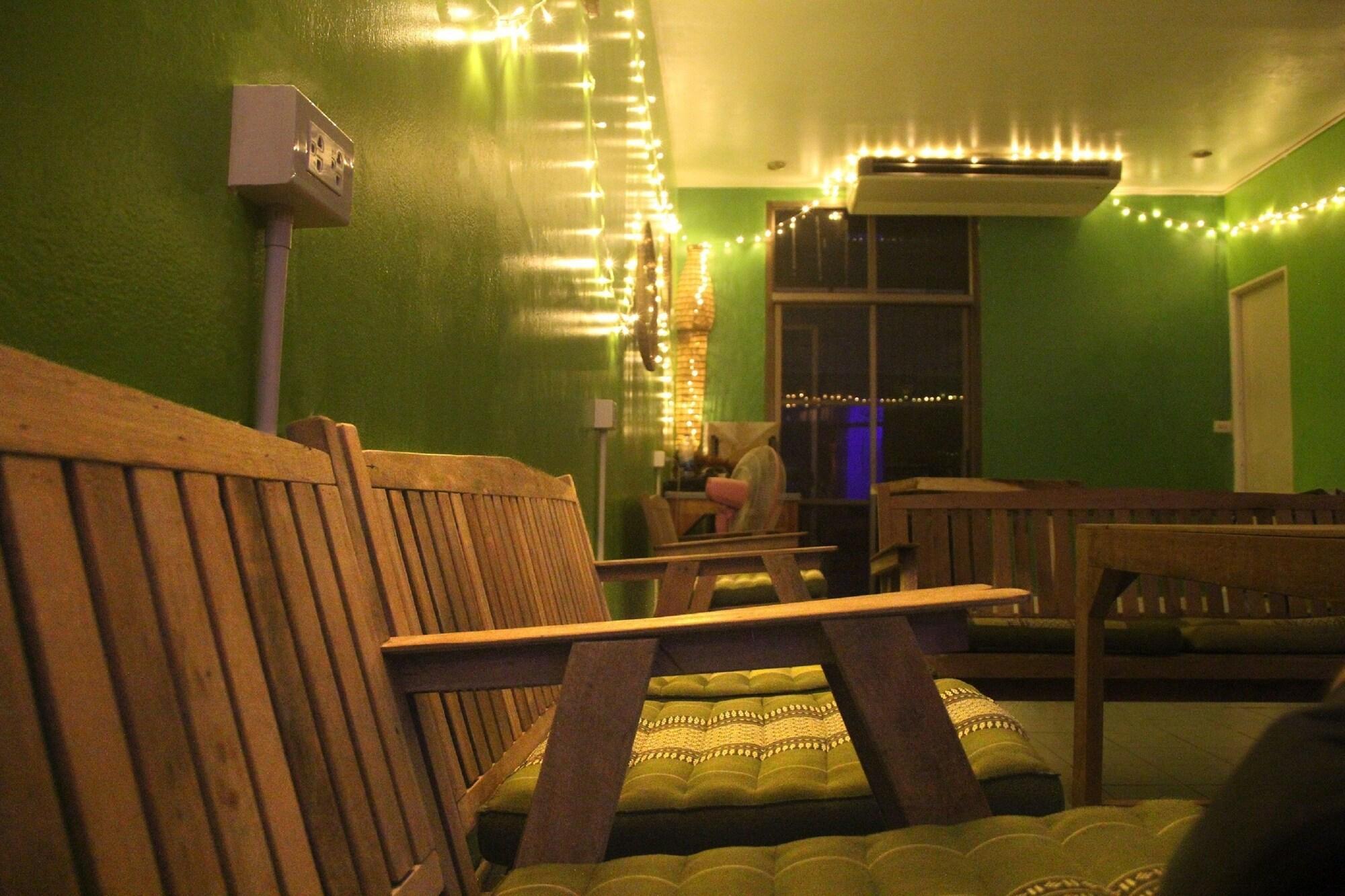 The Twins Hostel Бангкок Экстерьер фото