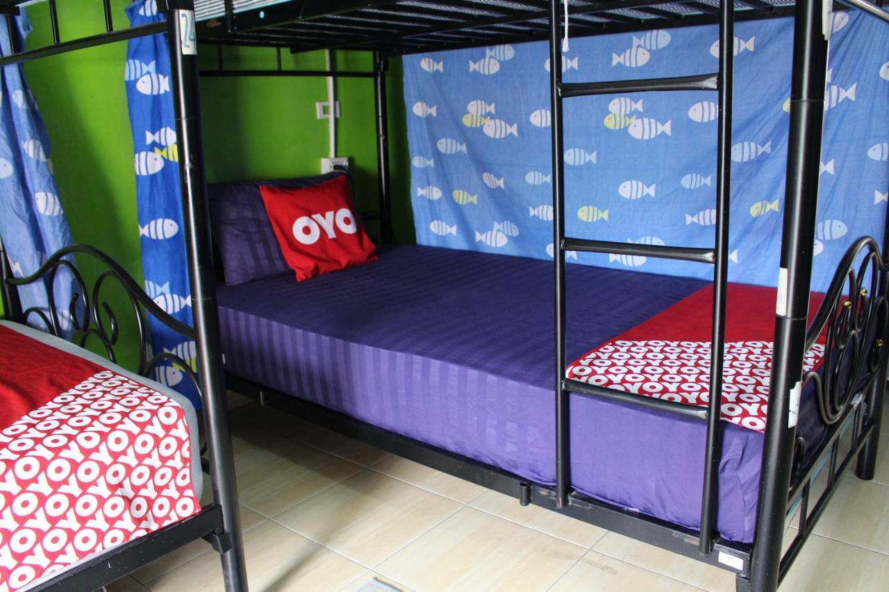 The Twins Hostel Бангкок Экстерьер фото