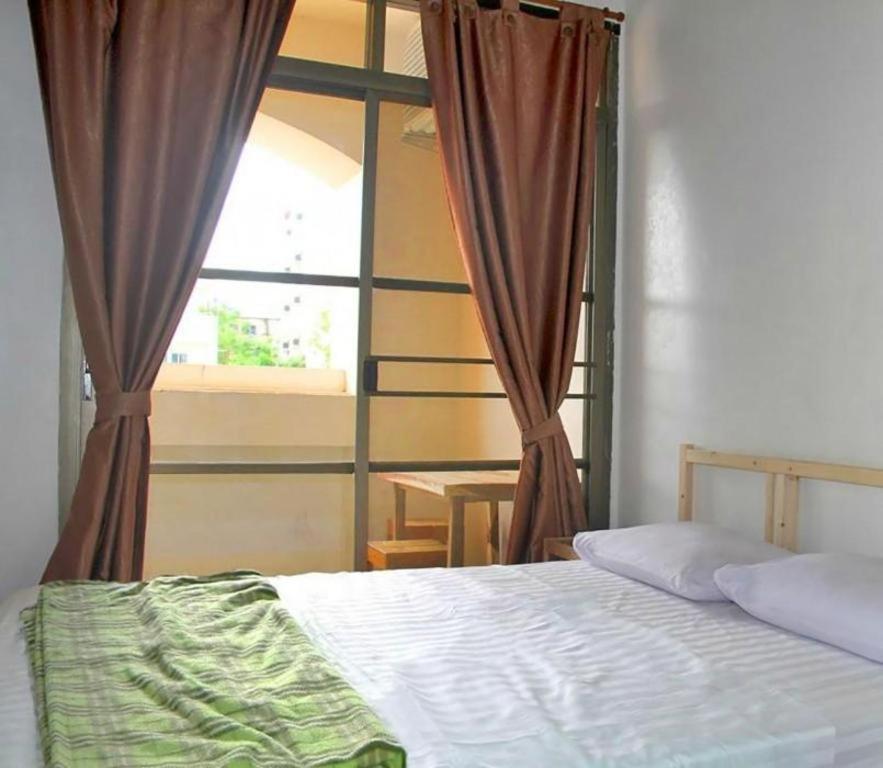 The Twins Hostel Бангкок Экстерьер фото